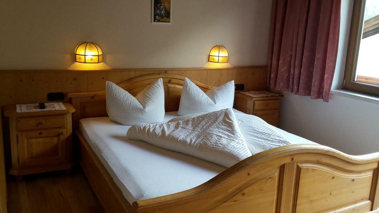 Pension Schwemberger Ohne Fruehstueck Mayrhofen Exterior foto